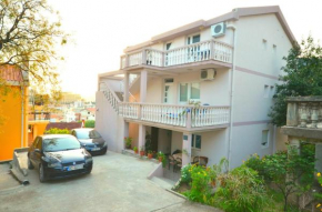 Guesthouse Apartments Čenić